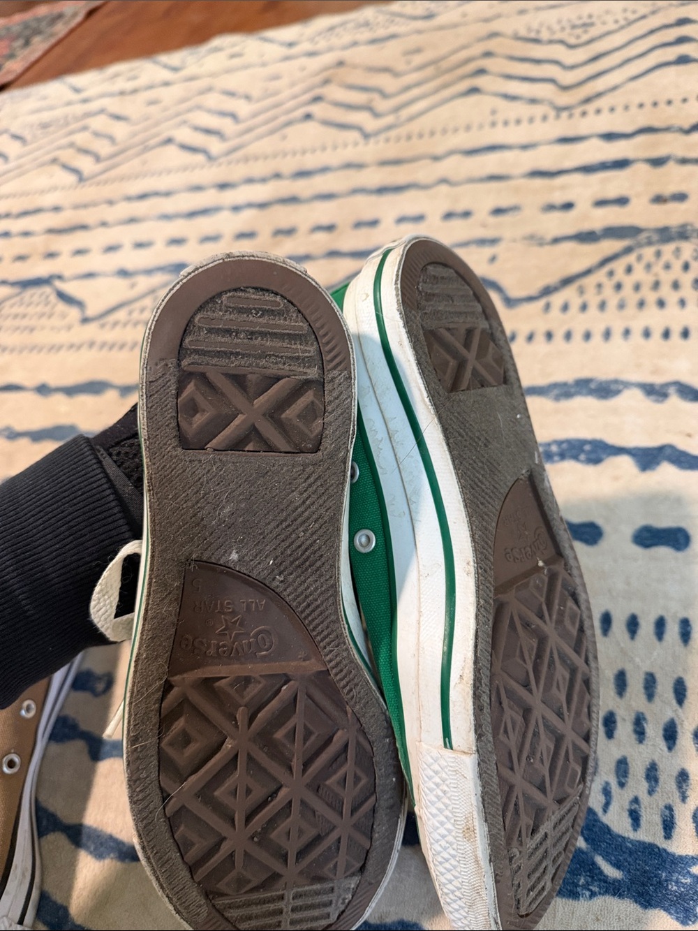 Converse - Picture 2 of 2